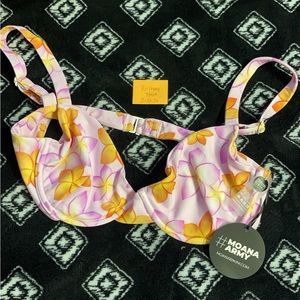 Moana bikini top NWT size XL